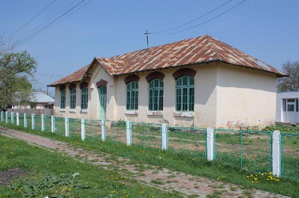 Scoala din Prisacani construita in anul 1909